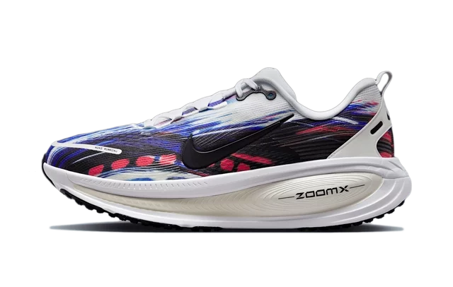 Nike Vomero 18 SE Light Trails