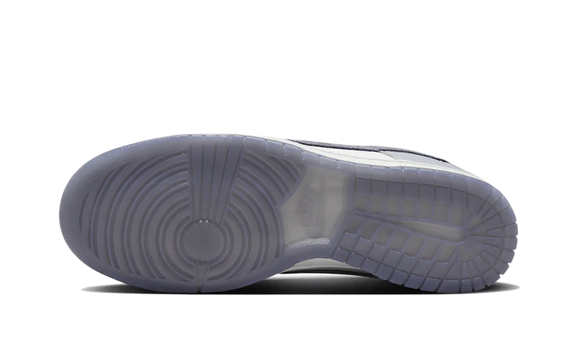 Nike Dunk Low SE Light Carbon