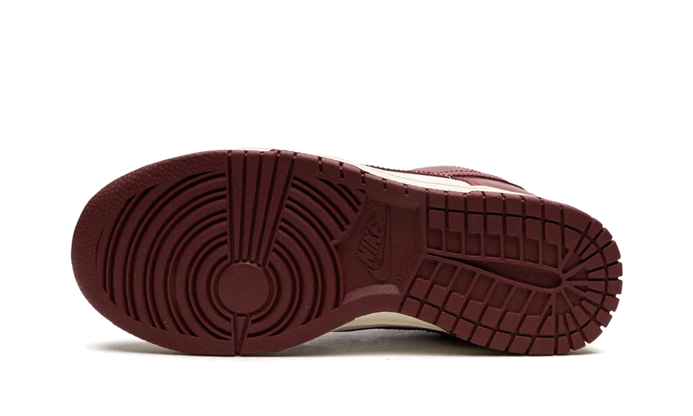 Nike Dunk Low PRM Vintage Team Red